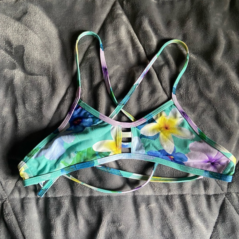 Women’s Small Tomcat tropical print Jolyn Bikini Top
